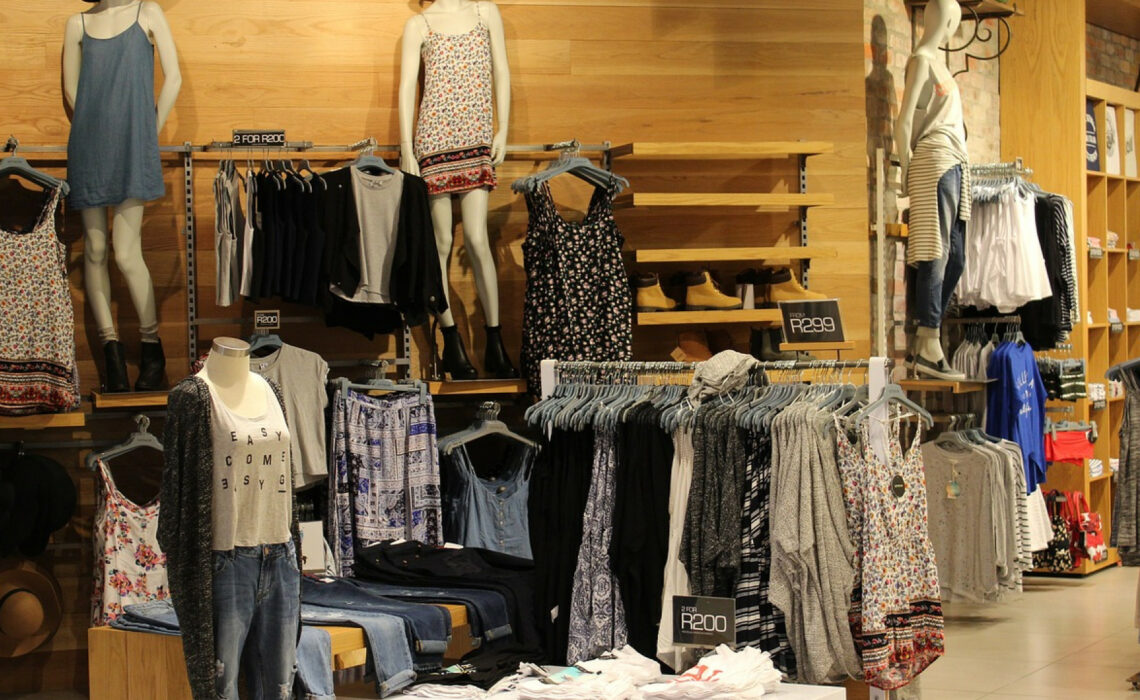 L'importance de s'approvisionner de vêtements modernes pour sa boutique